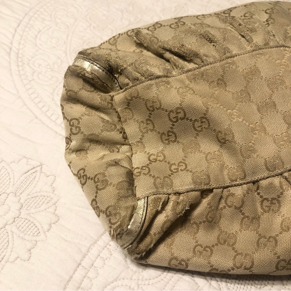 Gucci Beige and Gold Shoulder Bag - Picture 10 of 16